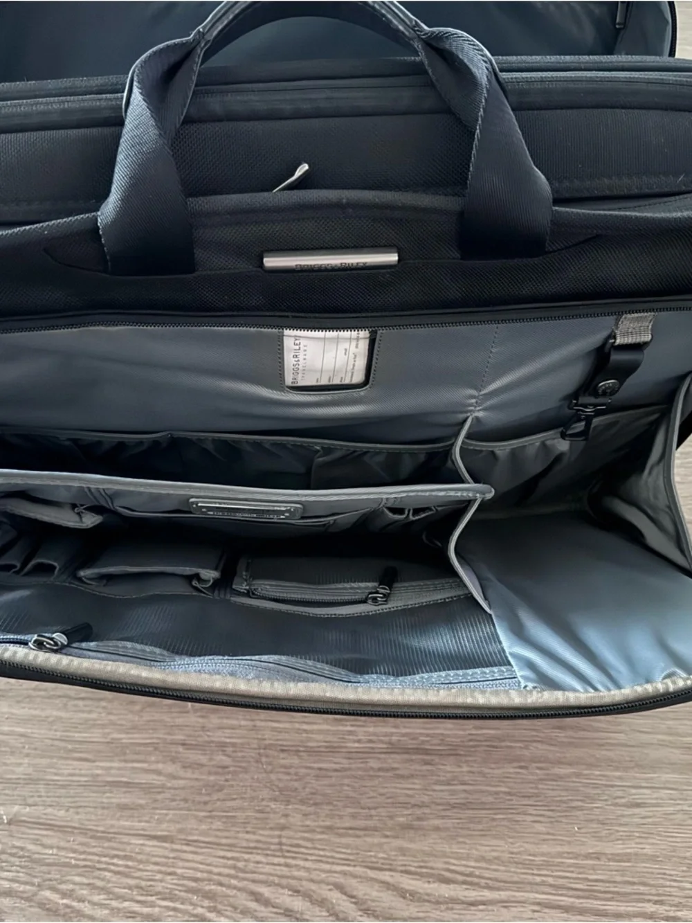Brigs and Riley Kr404x-4 expandable executive rolling brief carryon 18”X14”